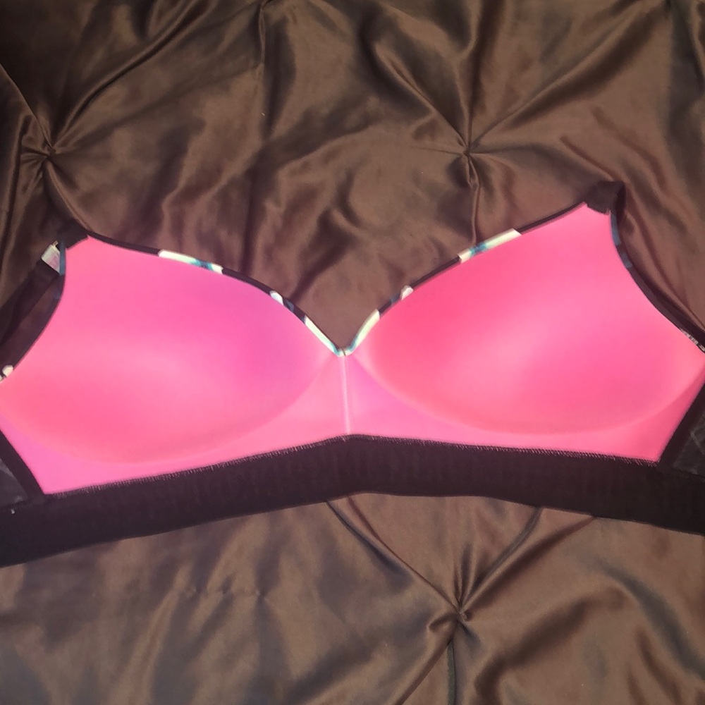 PINk - Picture 4 of 14